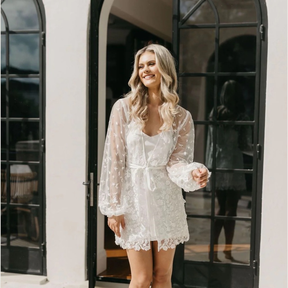 Le Rose Maya Bridal Robe & Slip. Size xs/s. PERFECT CONDITION! Worn once briefly